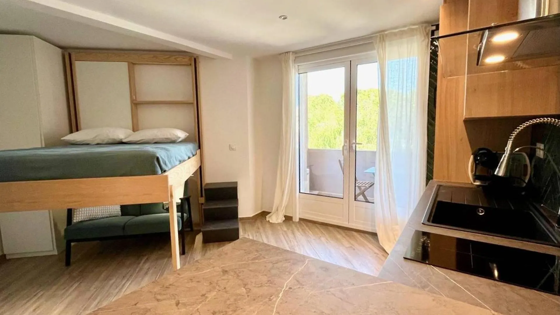 Apartment Studio Cosy A Cavalaire Avec Climatisation Et Parking - Fr-1-226B-200 France
